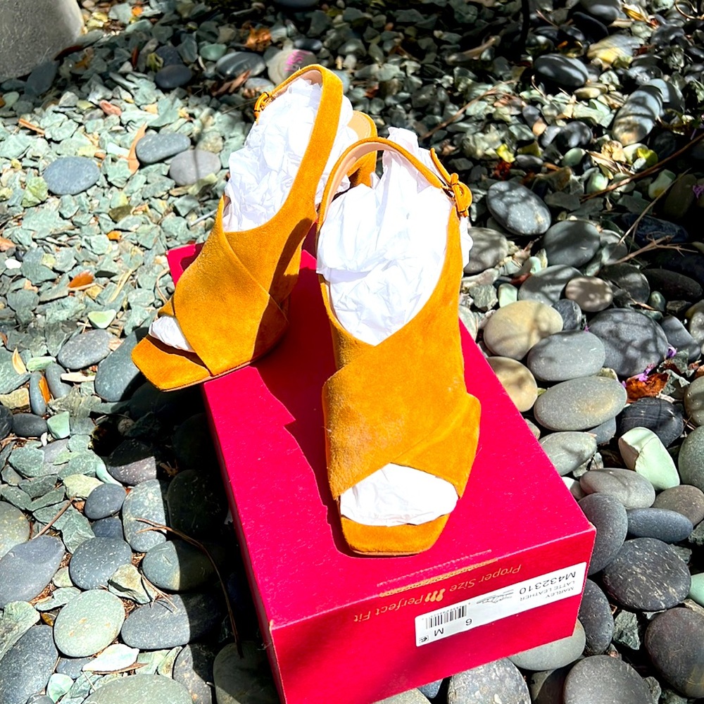 Charles David cognac suede platform heels
